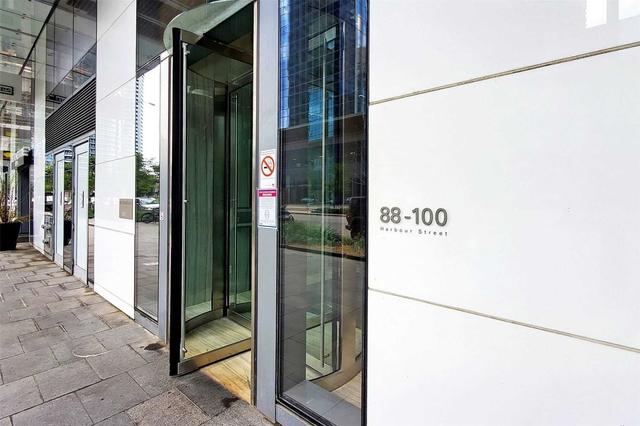 6710 - 88 Harbour St, Condo with 3 bedrooms, 2 bathrooms and 0 parking in Toronto ON | Image 23