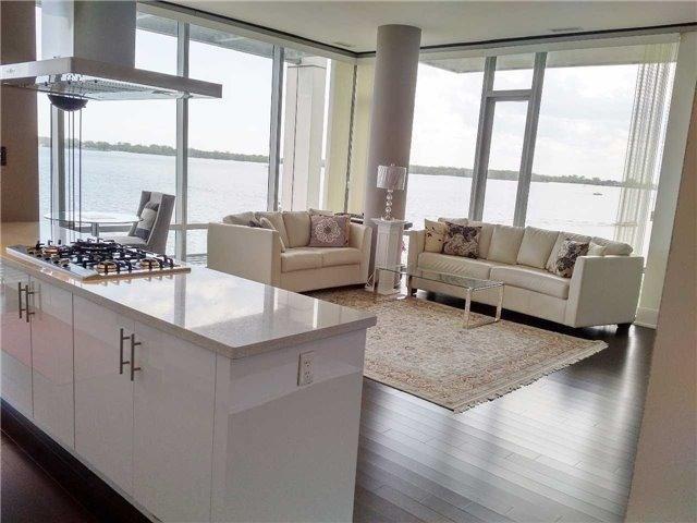 623 - 39 Queens Quay E, Condo with 2 bedrooms, 2 bathrooms and 1 parking in Toronto ON | Image 2