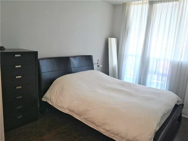Lph 1 - 90 Absolute Ave, Condo with 2 bedrooms, 2 bathrooms and 1 parking in Mississauga ON | Image 5