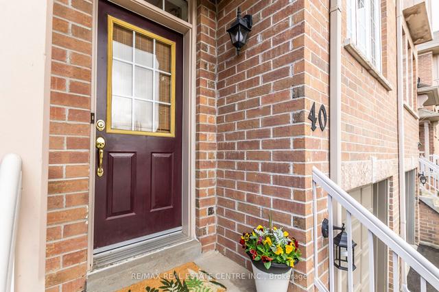 40 Palomino Tr, Townhouse with 3 bedrooms, 2 bathrooms and 2 parking in Halton Hills ON | Image 12