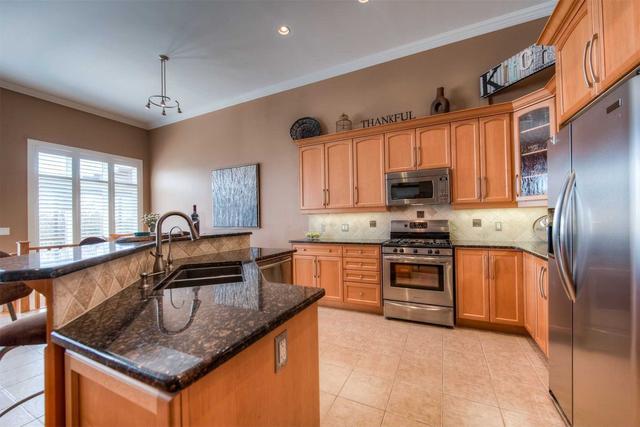 316 Ridgemere Crt, House detached with 3 bedrooms, 4 bathrooms and 4 parking in Kitchener ON | Image 2