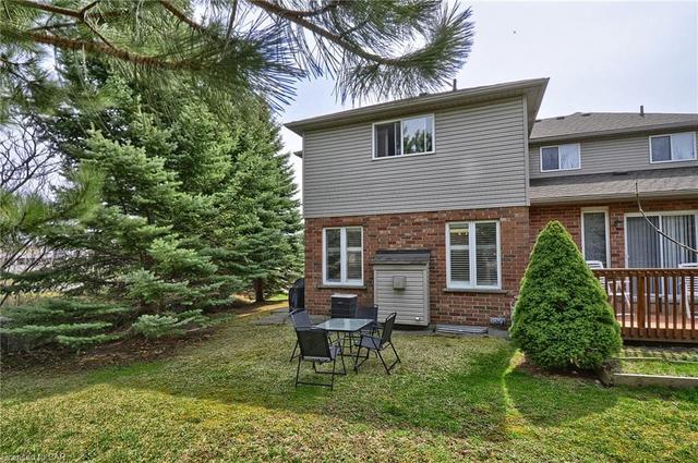 201 Dearborn Boulevard, House attached with 4 bedrooms, 2 bathrooms and 4 parking in Waterloo ON | Image 29