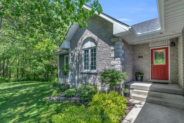 87 Regency Dr, House detached with 3 bedrooms, 3 bathrooms and 6 parking in Minto ON | Image 2