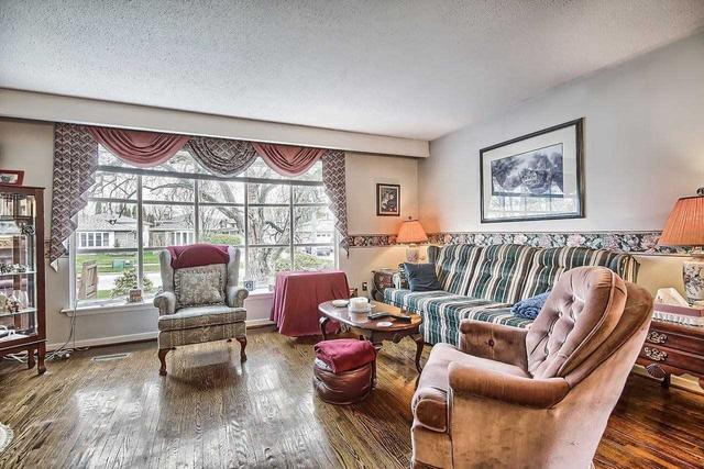 86 Hill Dr, House detached with 3 bedrooms, 1 bathrooms and 5 parking in Aurora ON | Image 8