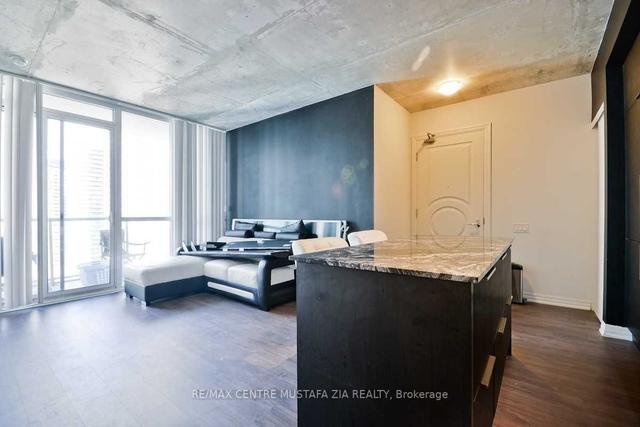 2501 - 88 Blue Jays Way, Condo with 1 bedrooms, 1 bathrooms and 0 parking in Toronto ON | Image 4