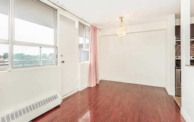 614 - 1950 Kennedy Rd, Condo with 3 bedrooms, 1 bathrooms and 1 parking in Toronto ON | Image 7
