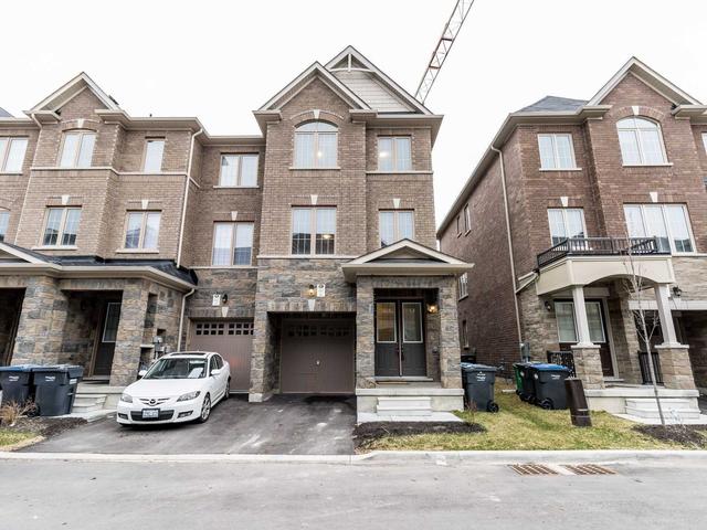 23 Faye St, House attached with 3 bedrooms, 4 bathrooms and 2 parking in Brampton ON | Image 1
