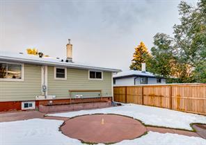 23 Cambrian Drive Nw, House detached with 4 bedrooms, 2 bathrooms and 3 parking in Calgary AB | Image 37