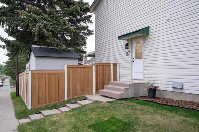27 Woodford Crescent Sw, House detached with 5 bedrooms, 4 bathrooms and 2 parking in Calgary AB | Image 44