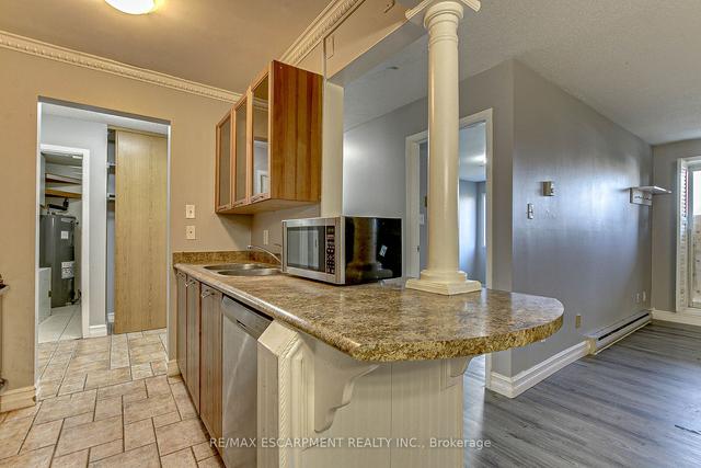 108 - 725 Deveron Cres, Condo with 3 bedrooms, 2 bathrooms and 2 parking in London ON | Image 2