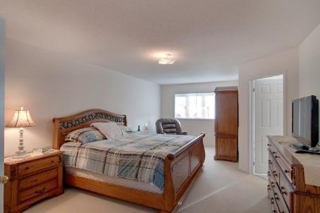81 White Beach Cres, House attached with 3 bedrooms, 4 bathrooms and 2 parking in Vaughan ON | Image 4