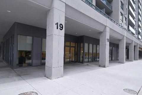 1802 - 19 Grand Trunk Cres, Condo with 2 bedrooms, 2 bathrooms and 1 parking in Toronto ON | Image 2