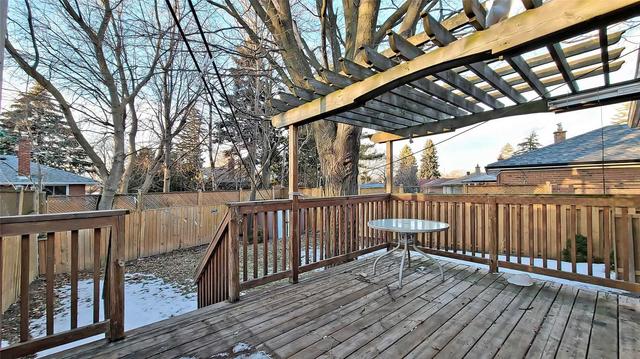 134 Confederation Dr, House detached with 3 bedrooms, 2 bathrooms and 4 parking in Toronto ON | Image 28