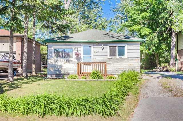 809 Fairview Ave, House detached with 2 bedrooms, 1 bathrooms and 3 parking in Pickering ON | Image 2