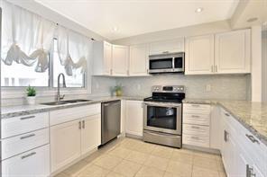 29 - 1580 Lancaster Dr, Condo with 3 bedrooms, 3 bathrooms and 2 parking in Oakville ON | Image 12