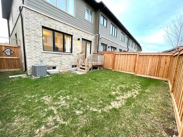 364 Wheat Boom Dr, House attached with 3 bedrooms, 3 bathrooms and 2 parking in Oakville ON | Image 8