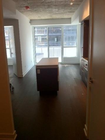 548 - 1030 King St W, Condo with 1 bedrooms, 1 bathrooms and 0 parking in Toronto ON | Image 1