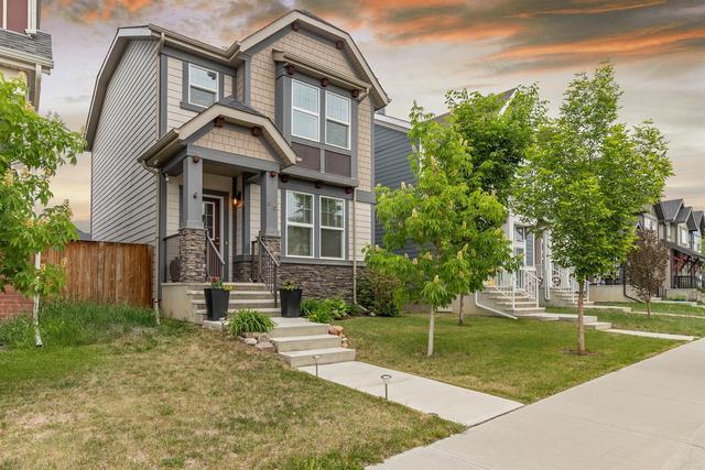 66 Masters Crescent Se, House detached with 3 bedrooms, 2 bathrooms and 4 parking in Calgary AB | Image 1