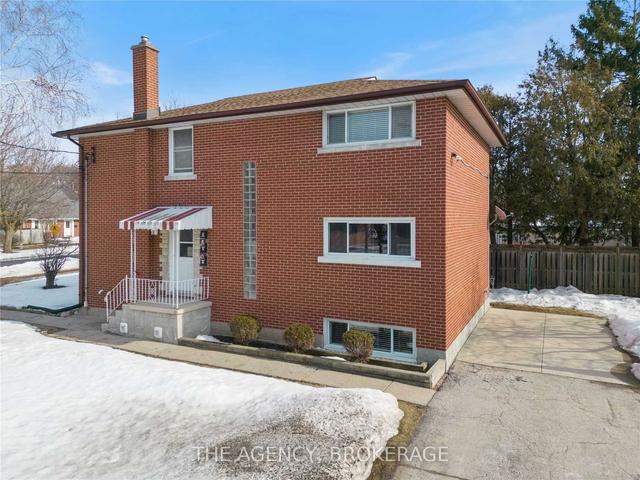 115 Roxborough Ave, House detached with 4 bedrooms, 3 bathrooms and 5 parking in Kitchener ON | Image 27