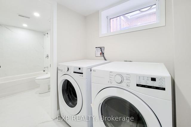 81 West 25th St, House detached with 2 bedrooms, 1 bathrooms and 2 parking in Hamilton ON | Image 4