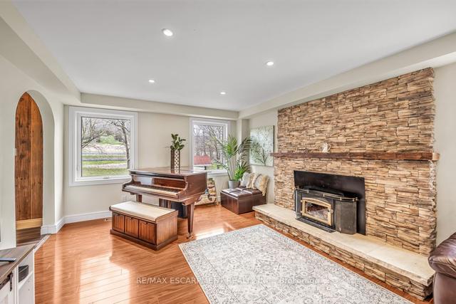 4316 Derry Rd, House detached with 3 bedrooms, 4 bathrooms and 25 parking in Burlington ON | Image 37
