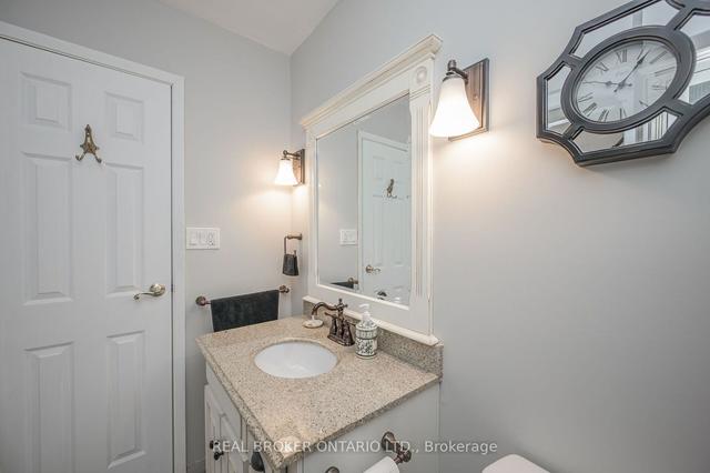 48 Townline Rd W, House semidetached with 2 bedrooms, 2 bathrooms and 6 parking in St. Catharines ON | Image 5