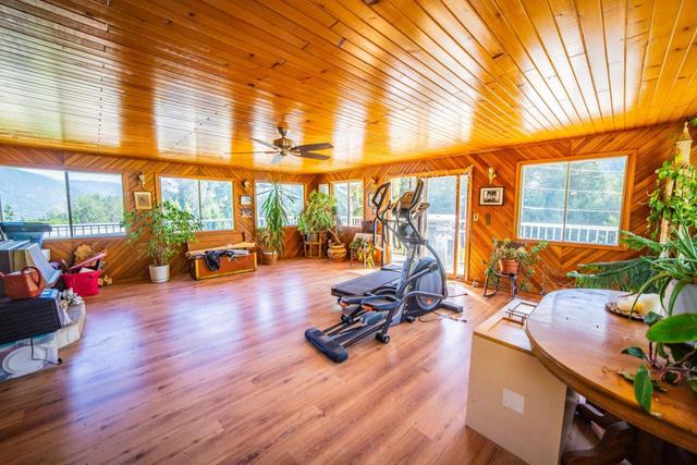 2402 Silver King Road, House detached with 3 bedrooms, 3 bathrooms and null parking in Central Kootenay E BC | Image 11