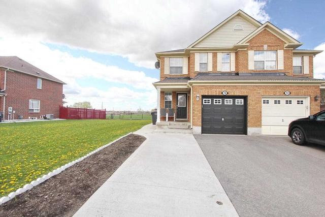 70 Magnificent Crt, House semidetached with 3 bedrooms, 4 bathrooms and 5 parking in Brampton ON | Image 1