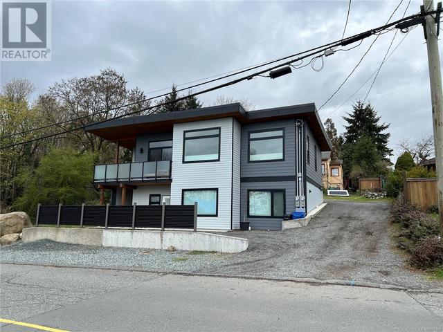 1019 Vancouver Ave, House detached with 2 bedrooms, 2 bathrooms and 3 parking in Nanaimo BC | Image 1