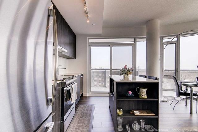 1217 - 2520 Eglinton Ave W, Condo with 3 bedrooms, 2 bathrooms and 2 parking in Mississauga ON | Image 22