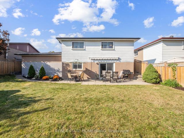 59 Kentish Cres, House detached with 3 bedrooms, 3 bathrooms and 6 parking in Toronto ON | Image 33