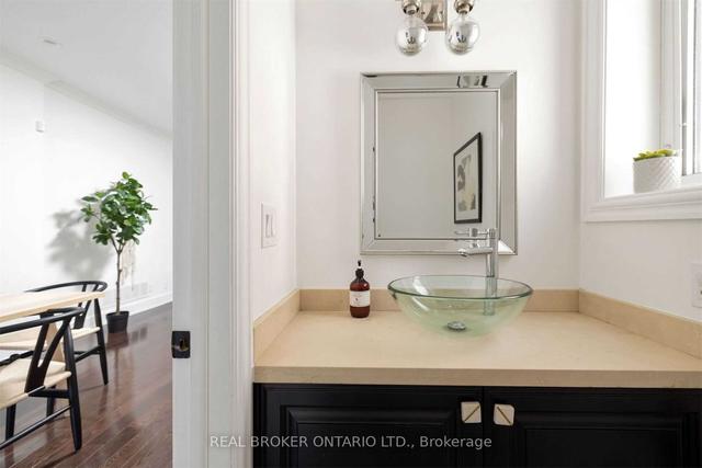 259 Crawford St, House semidetached with 3 bedrooms, 4 bathrooms and 0 parking in Toronto ON | Image 4