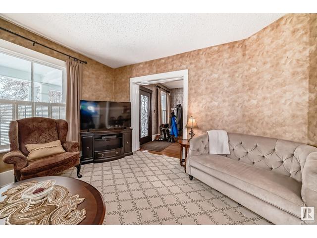5610 111 Av Nw, House detached with 4 bedrooms, 3 bathrooms and 6 parking in Edmonton AB | Image 6