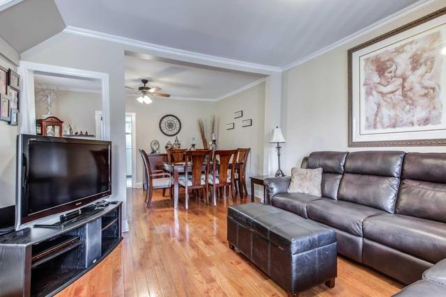 119 Bowie Ave, House detached with 3 bedrooms, 2 bathrooms and 7 parking in Toronto ON | Image 5