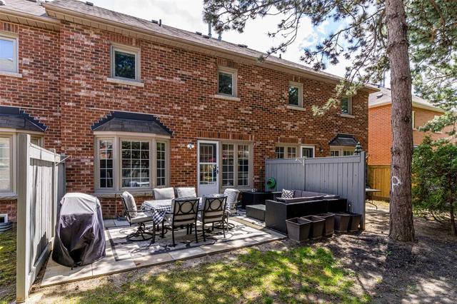 85 Alameda Circ, Townhouse with 4 bedrooms, 4 bathrooms and 2 parking in Vaughan ON | Image 18