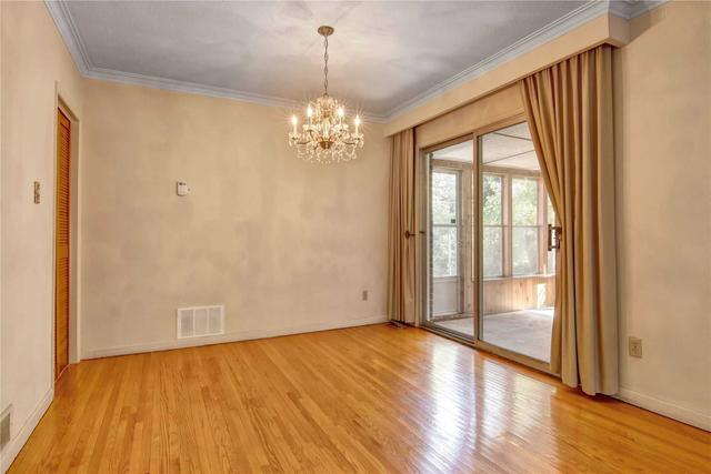 10 Lailey Cres, House detached with 3 bedrooms, 2 bathrooms and 6 parking in Toronto ON | Image 5