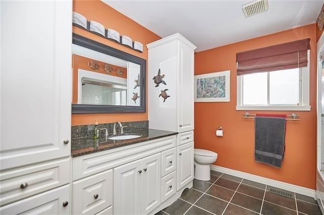 7913 Trackview St, House detached with 2 bedrooms, 2 bathrooms and 4 parking in Niagara Falls ON | Image 9