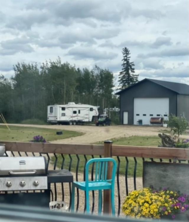 79326 - Range Road 110 Road, House detached with 3 bedrooms, 2 bathrooms and null parking in Saddle Hills County AB | Image 2