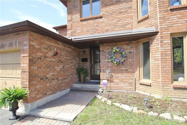 113 Huntsman Crescent, House detached with 4 bedrooms, 3 bathrooms and 6 parking in Ottawa ON | Image 6