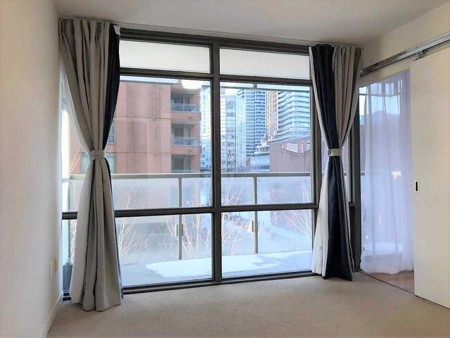 307 - 37 Grosvenor St, Condo with 2 bedrooms, 2 bathrooms and 1 parking in Toronto ON | Image 8