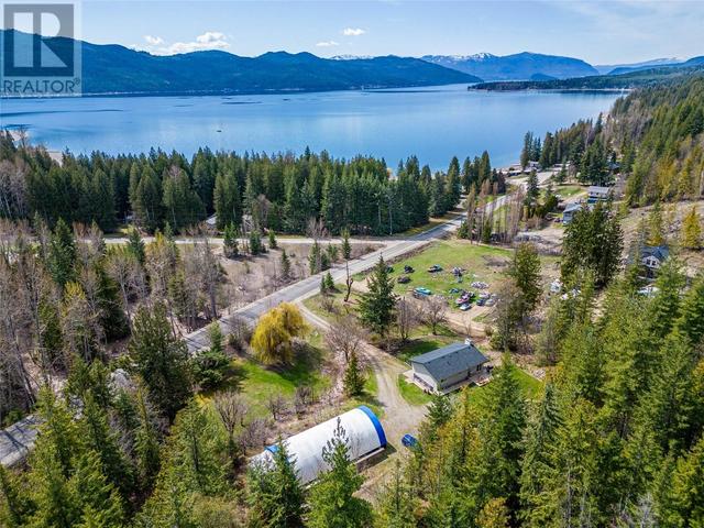 6823 Charleson Road, House detached with 4 bedrooms, 2 bathrooms and null parking in Columbia Shuswap F BC | Image 24