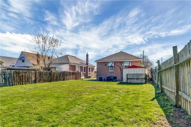 360 East 25th Street, House detached with 2 bedrooms, 1 bathrooms and 3 parking in Hamilton ON | Image 36