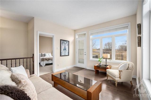 215 Fairside Private, Townhouse with 2 bedrooms, 3 bathrooms and 2 parking in Ottawa ON | Image 4