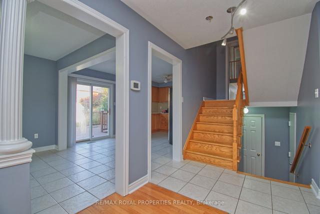 133 Baycliffe Dr, House detached with 4 bedrooms, 3 bathrooms and 4 parking in Whitby ON | Image 2