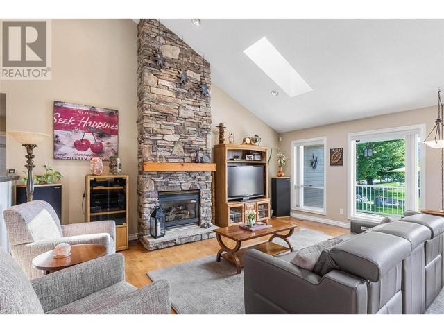 1429 - 1409 Teasdale Road, Home with 5 bedrooms, 3 bathrooms and 2 parking in Kelowna BC | Image 15