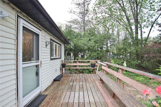 744 Bayview Drive, House detached with 2 bedrooms, 1 bathrooms and 5 parking in Ottawa ON | Image 2