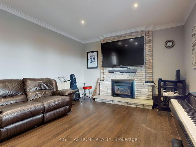 131 Pemberton Rd, House detached with 4 bedrooms, 4 bathrooms and 8 parking in Richmond Hill ON | Image 5