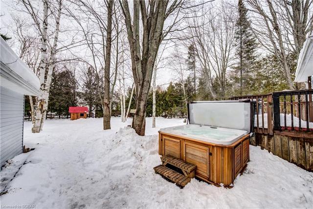 86 42nd Street S, House detached with 3 bedrooms, 1 bathrooms and null parking in Wasaga Beach ON | Image 35