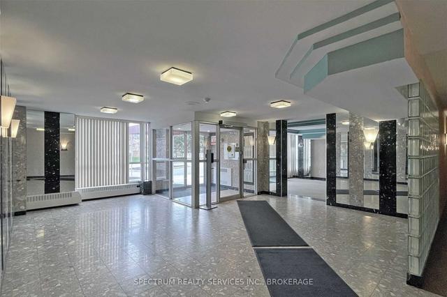 1901 - 3077 Weston Rd, Condo with 1 bedrooms, 1 bathrooms and 1 parking in Toronto ON | Image 5