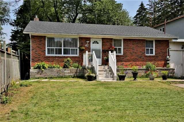 47 Minnacote Ave, House detached with 3 bedrooms, 2 bathrooms and 4 parking in Toronto ON | Image 1